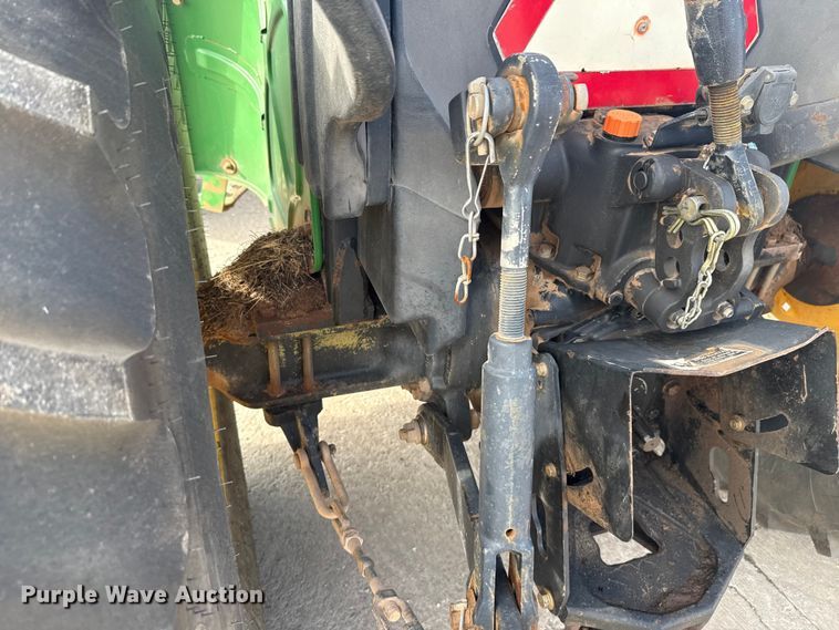 image for item EE3387 2000 John Deere 5205 tractor