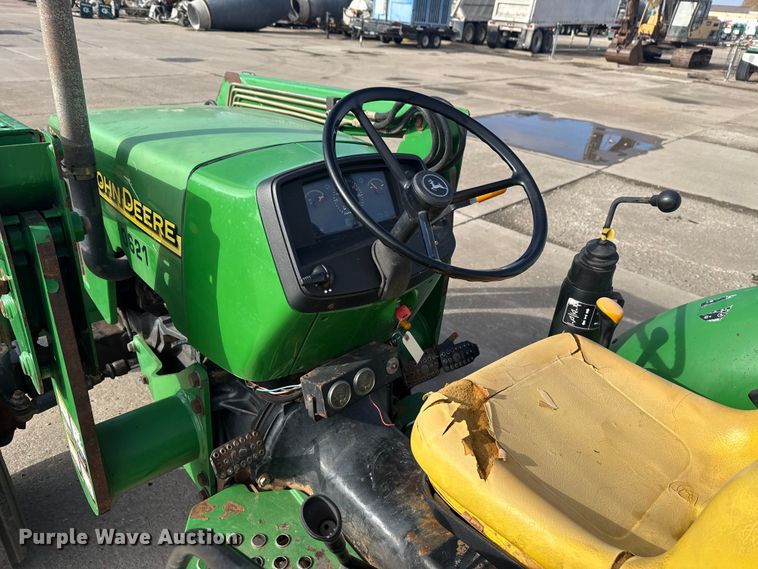 image for item EE3387 2000 John Deere 5205 tractor