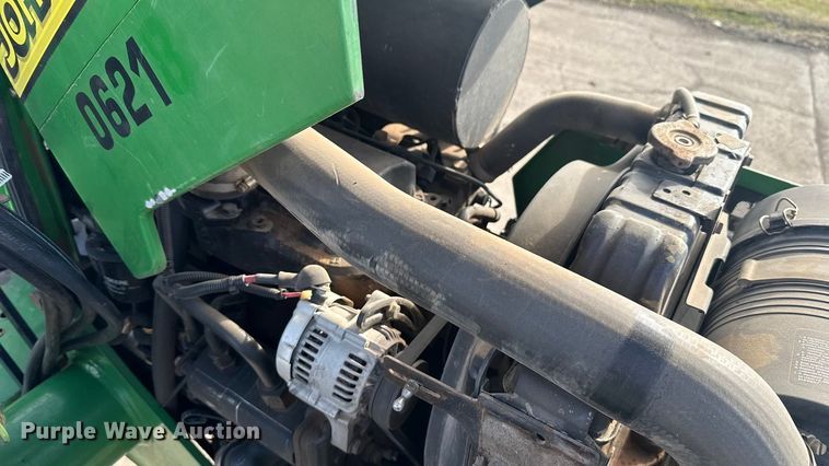 image for item EE3387 2000 John Deere 5205 tractor
