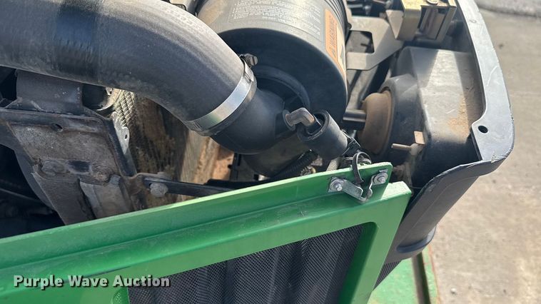 image for item EE3387 2000 John Deere 5205 tractor