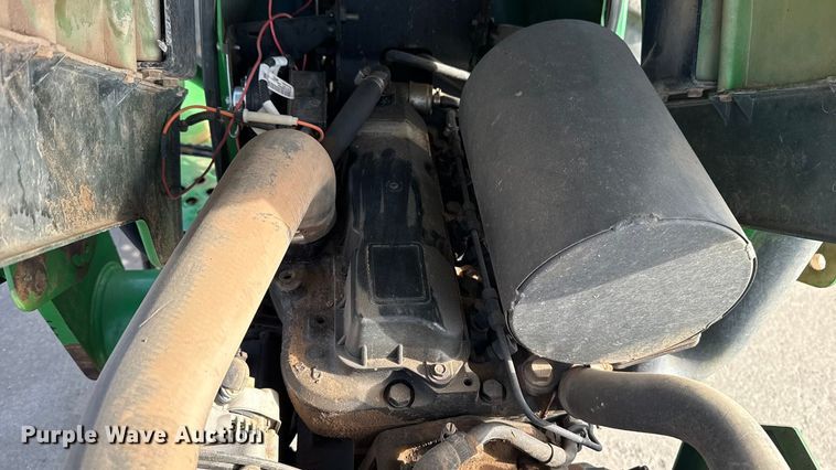 image for item EE3387 2000 John Deere 5205 tractor