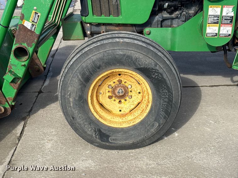 image for item EE3387 2000 John Deere 5205 tractor