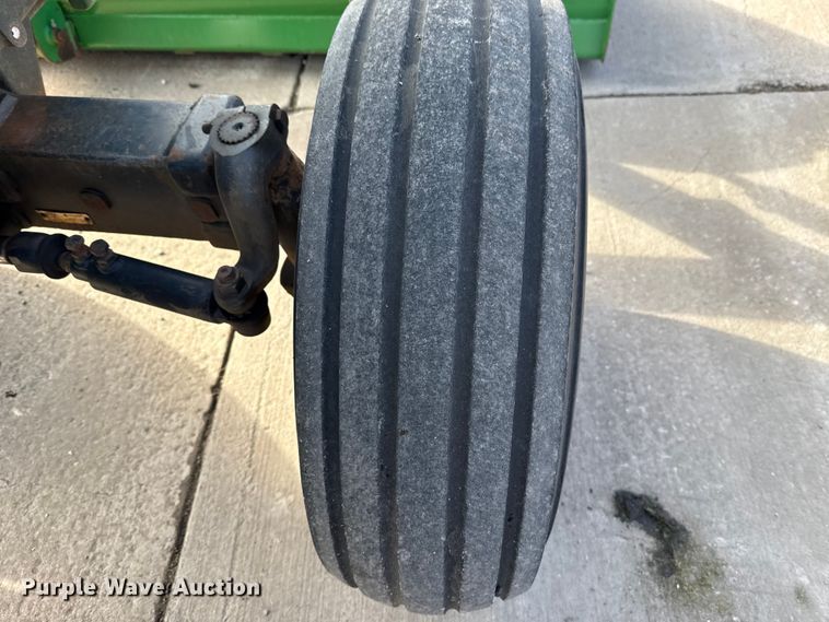 image for item EE3387 2000 John Deere 5205 tractor