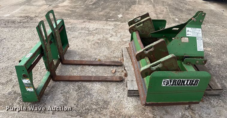 image for item EE3389 Ag tractor attachments