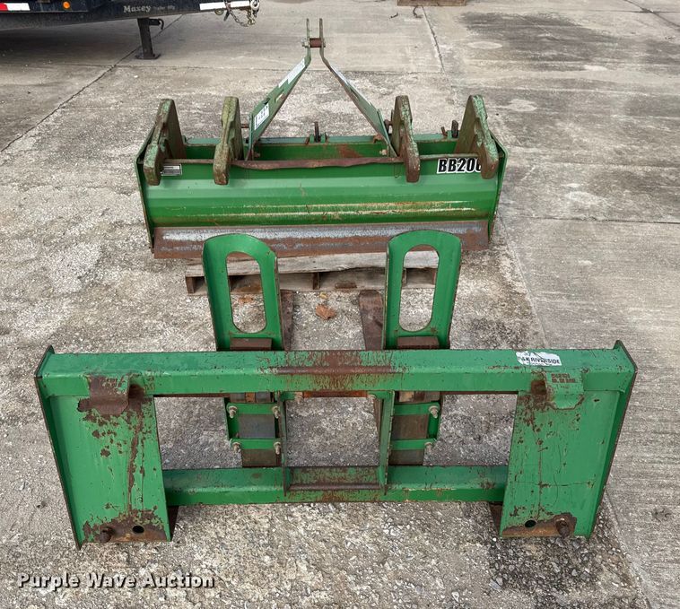 image for item EE3389 Ag tractor attachments