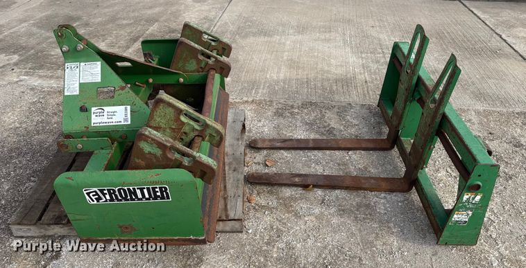 image for item EE3389 Ag tractor attachments