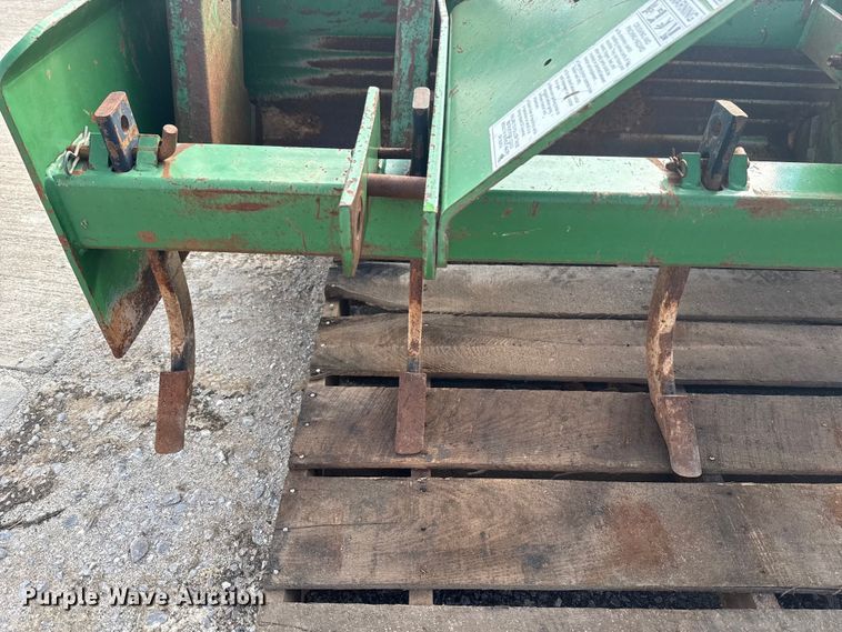 image for item EE3389 Ag tractor attachments