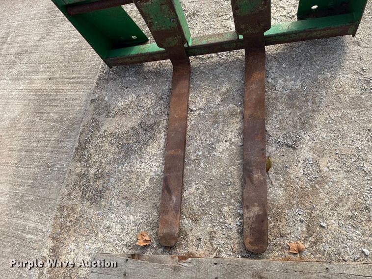 image for item EE3389 Ag tractor attachments