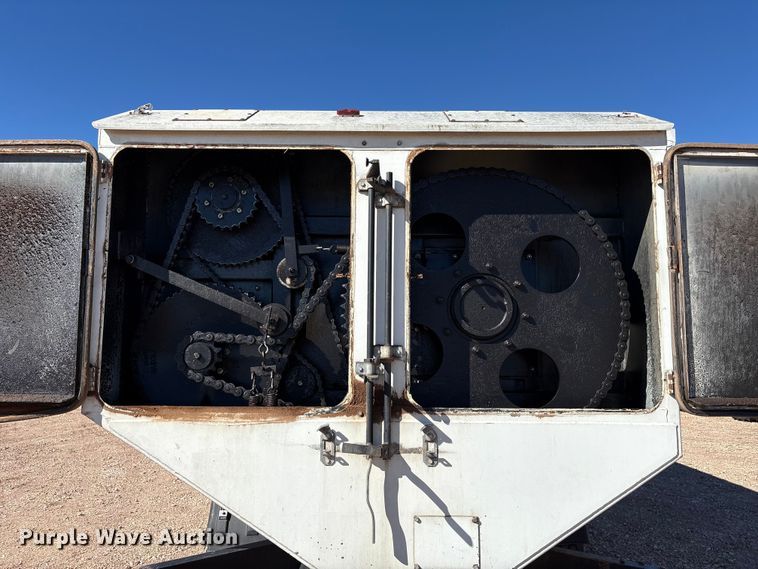 image for item EF6143 2007 International 4300 feed mixer truck