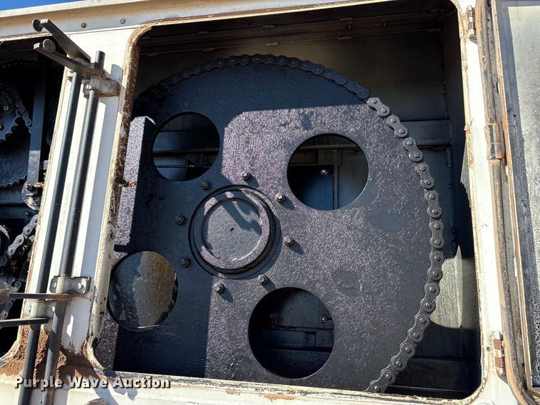 image for item EF6143 2007 International 4300 feed mixer truck