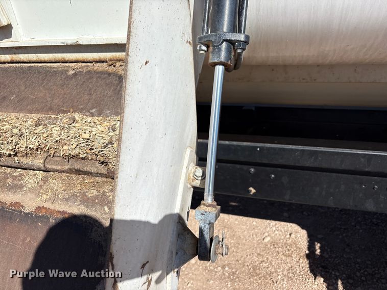 image for item EF6143 2007 International 4300 feed mixer truck