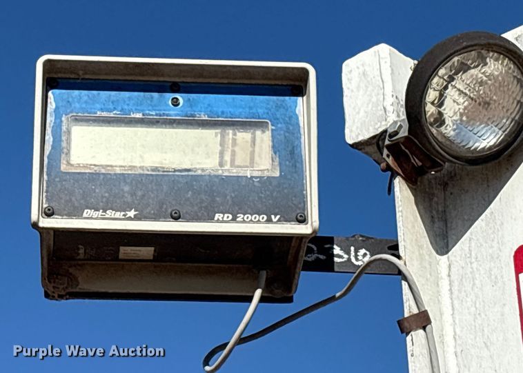 image for item EF6143 2007 International 4300 feed mixer truck