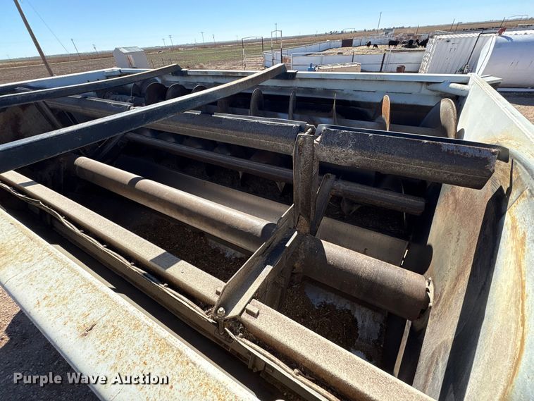 image for item EF6143 2007 International 4300 feed mixer truck