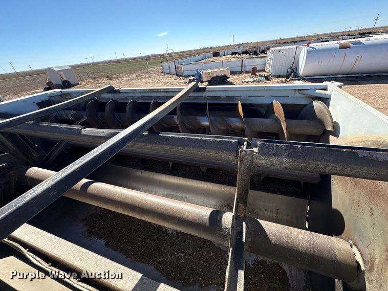 image for item EF6143 2007 International 4300 feed mixer truck