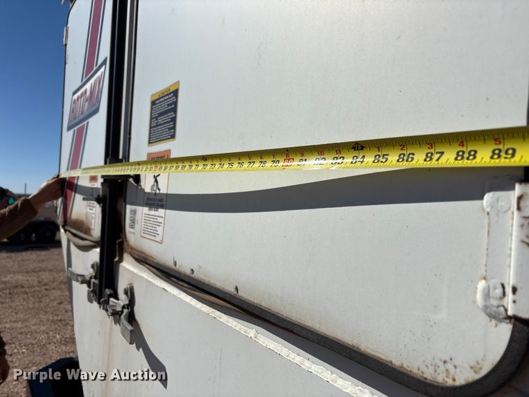 image for item EF6143 2007 International 4300 feed mixer truck