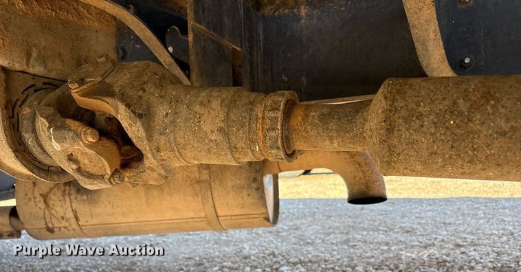 image for item EF6143 2007 International 4300 feed mixer truck