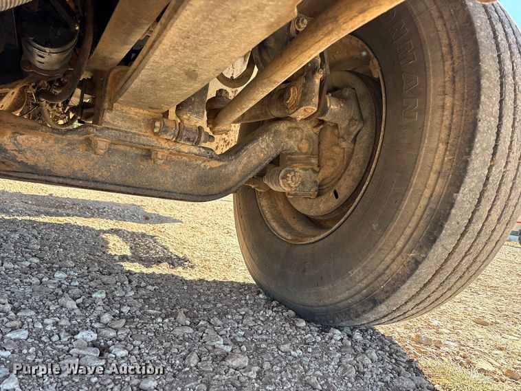 image for item EF6143 2007 International 4300 feed mixer truck