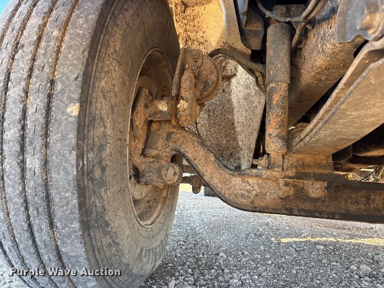 image for item EF6143 2007 International 4300 feed mixer truck