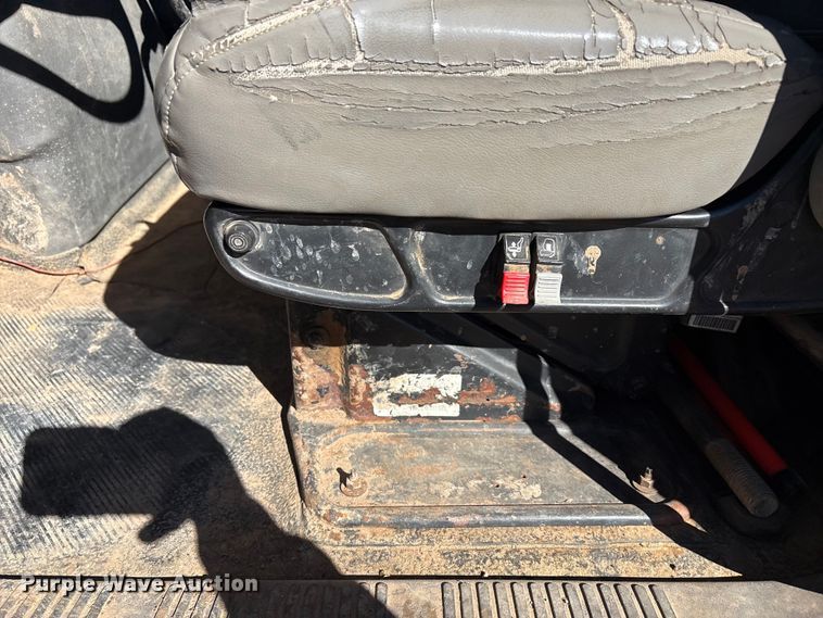 image for item EF6143 2007 International 4300 feed mixer truck