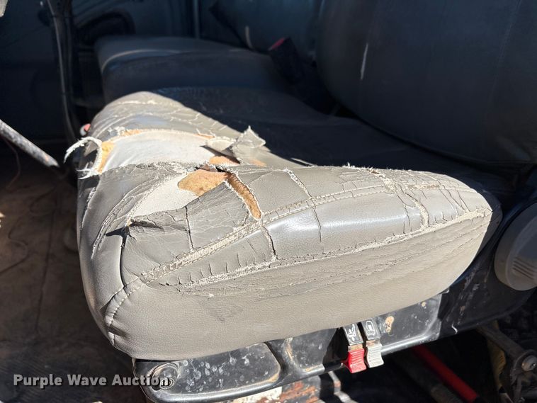 image for item EF6143 2007 International 4300 feed mixer truck