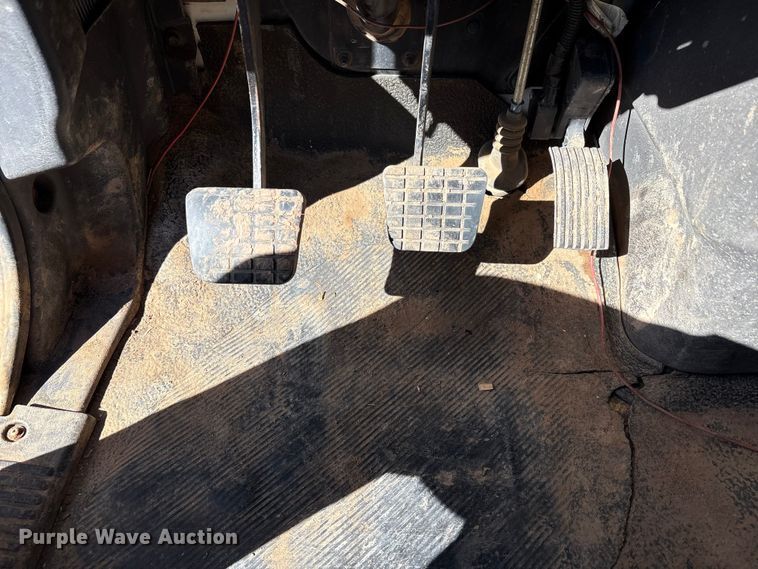 image for item EF6143 2007 International 4300 feed mixer truck