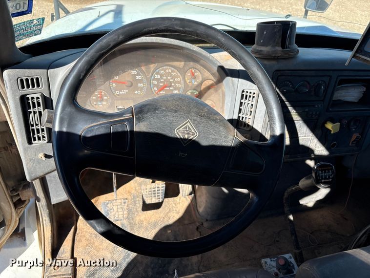 image for item EF6143 2007 International 4300 feed mixer truck