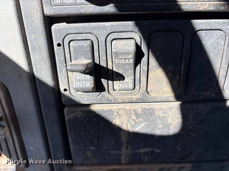 image for item EF6143 2007 International 4300 feed mixer truck