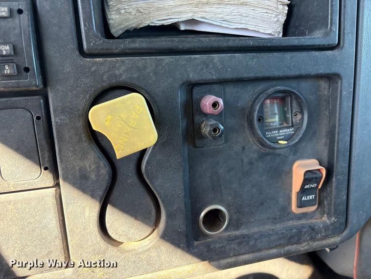 image for item EF6143 2007 International 4300 feed mixer truck