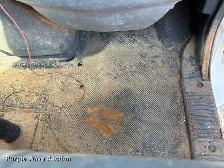 image for item EF6143 2007 International 4300 feed mixer truck