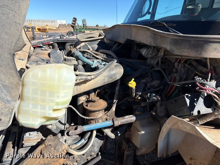 image for item EF6143 2007 International 4300 feed mixer truck