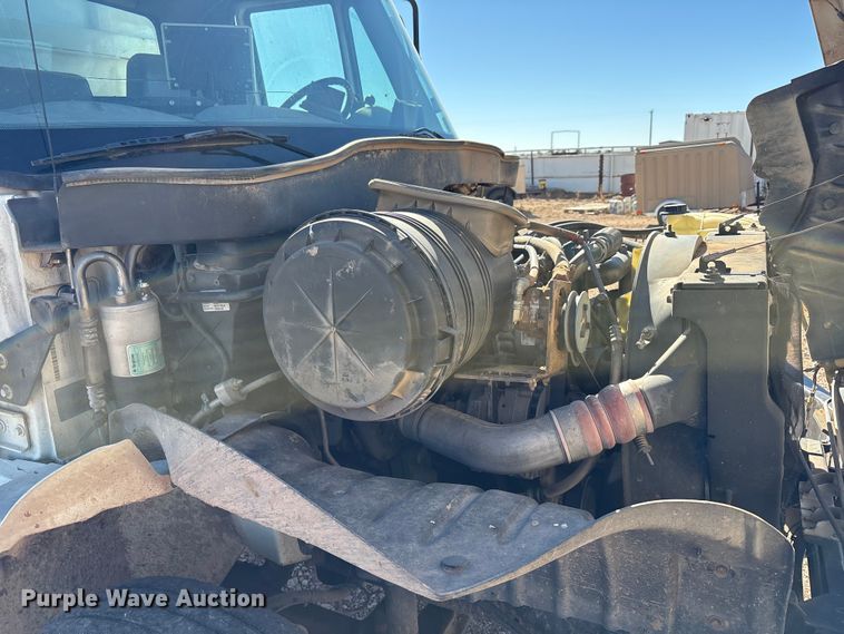 image for item EF6143 2007 International 4300 feed mixer truck