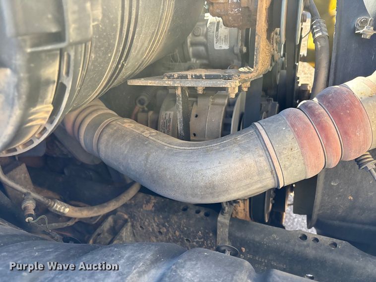 image for item EF6143 2007 International 4300 feed mixer truck