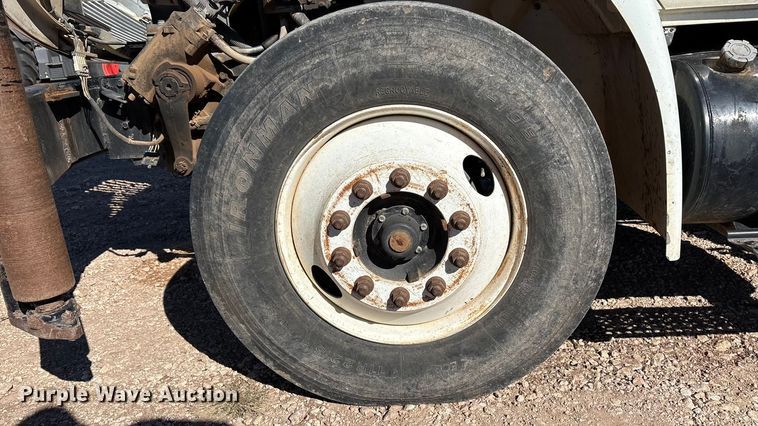 image for item EF6143 2007 International 4300 feed mixer truck