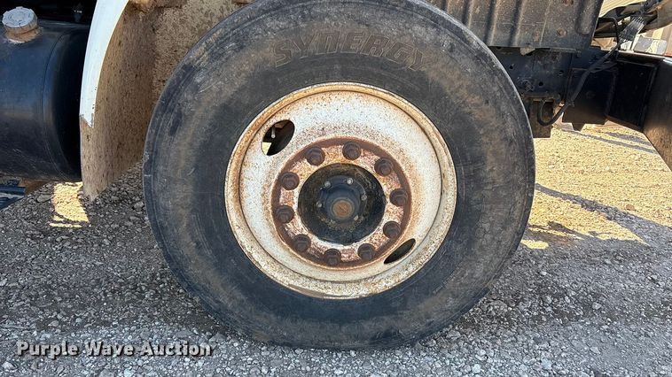 image for item EF6143 2007 International 4300 feed mixer truck