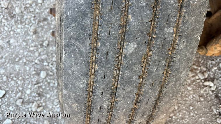 image for item EF6143 2007 International 4300 feed mixer truck