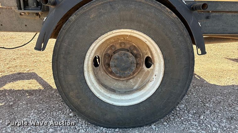 image for item EF6143 2007 International 4300 feed mixer truck