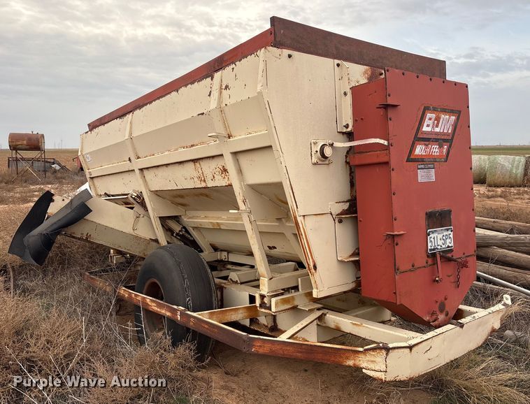 image for item EF6195 BJM 3914T feed mixer