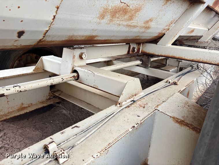 image for item EF6195 BJM 3914T feed mixer