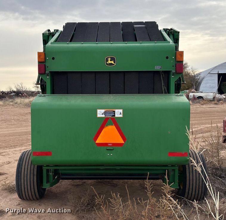 image for item EF6196 2004 John Deere 567 round baler