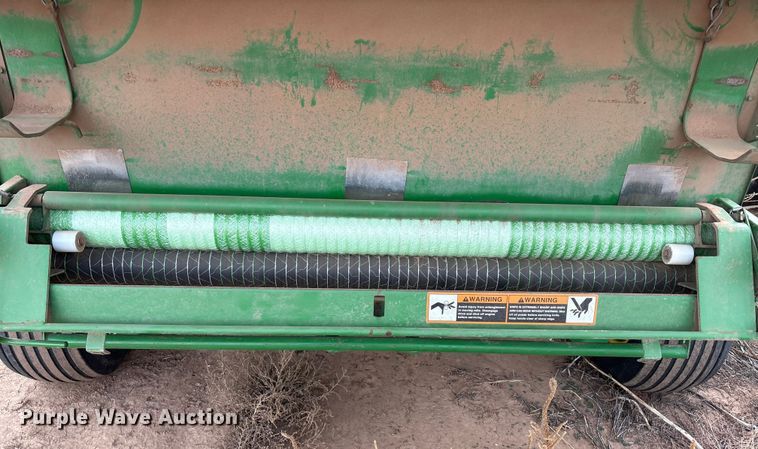 image for item EF6196 2004 John Deere 567 round baler