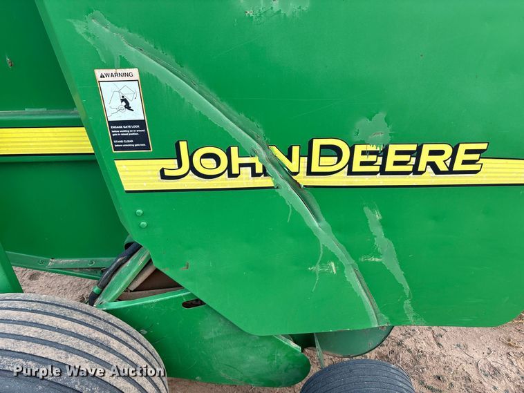 image for item EF6196 2004 John Deere 567 round baler