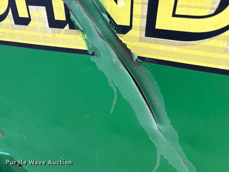 image for item EF6196 2004 John Deere 567 round baler