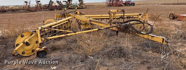 image for item EF6197 Vermeer R-23 Twinrake hay rake