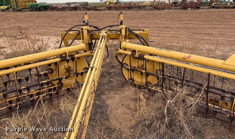 image for item EF6197 Vermeer R-23 Twinrake hay rake