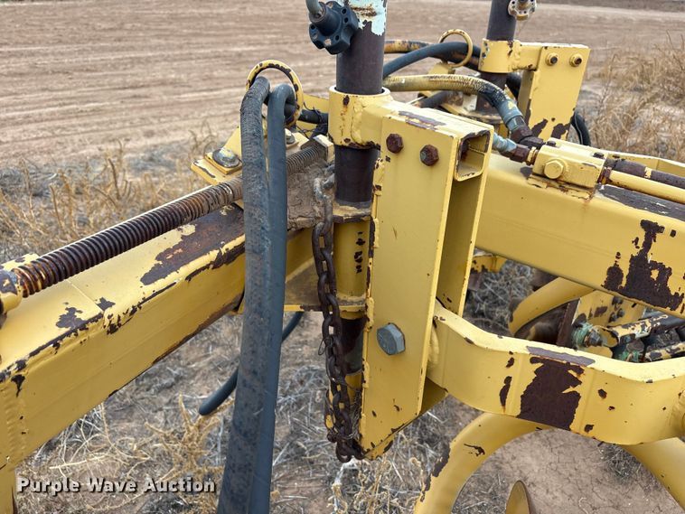 image for item EF6197 Vermeer R-23 Twinrake hay rake