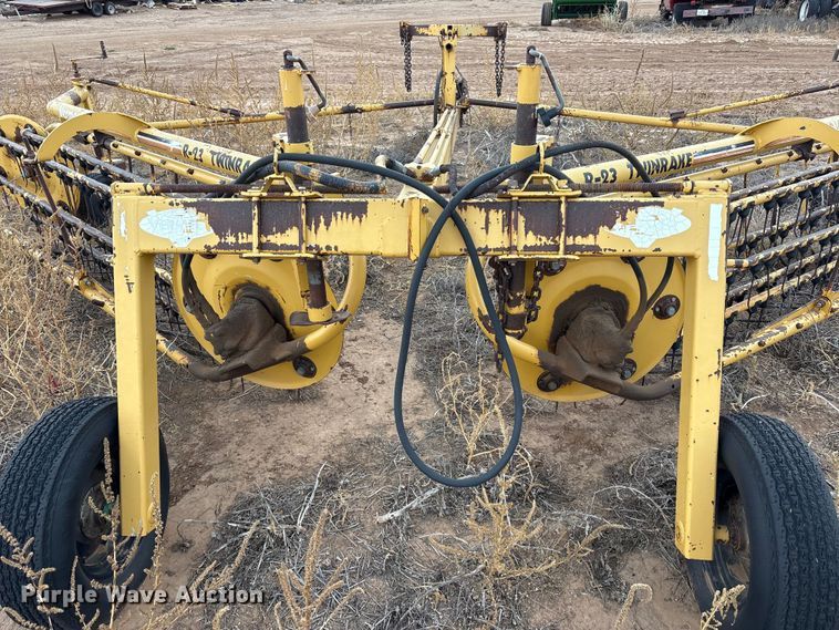 image for item EF6197 Vermeer R-23 Twinrake hay rake