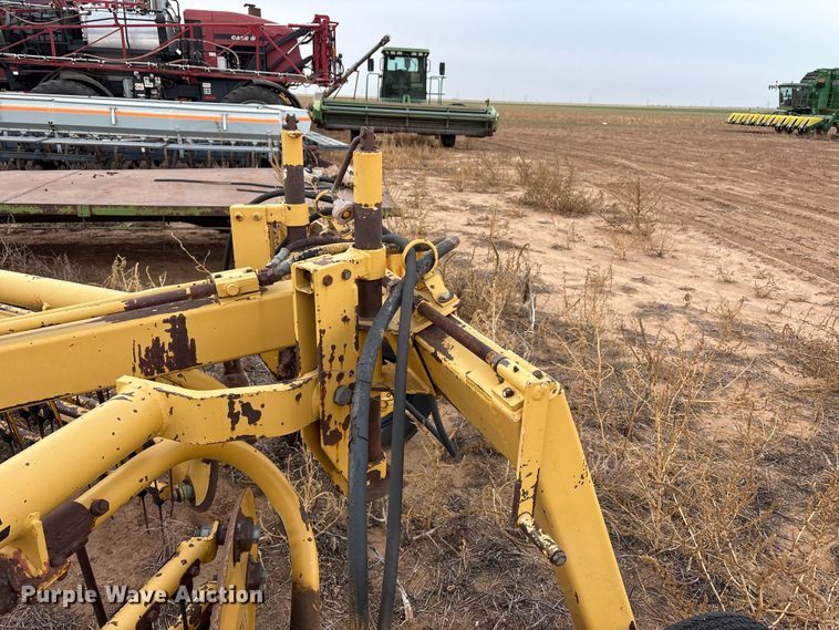 image for item EF6197 Vermeer R-23 Twinrake hay rake