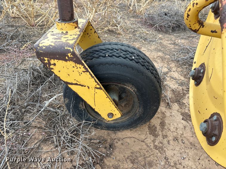 image for item EF6197 Vermeer R-23 Twinrake hay rake