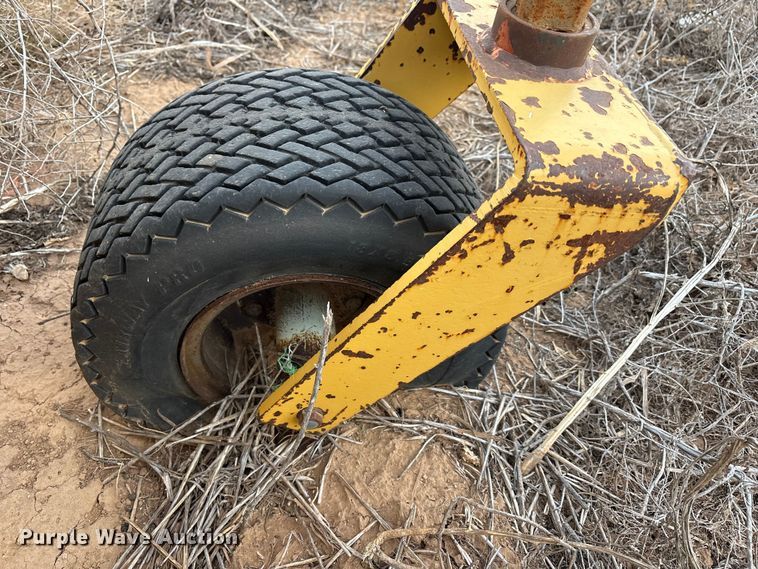 image for item EF6197 Vermeer R-23 Twinrake hay rake