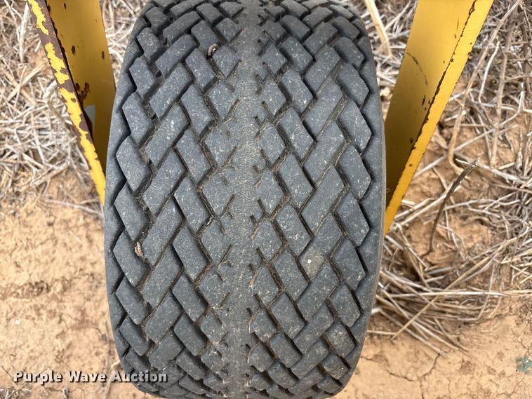 image for item EF6197 Vermeer R-23 Twinrake hay rake